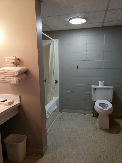 Attican Motel - Attica - Batavia - Warsaw - Darien Lake image 9